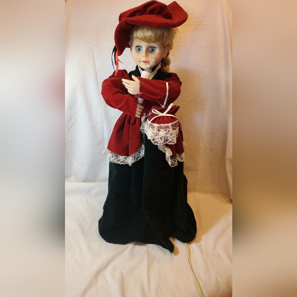 Holiday Classics Vtg Mam'selle Victorian Woman Lighted Candle Musical Motion